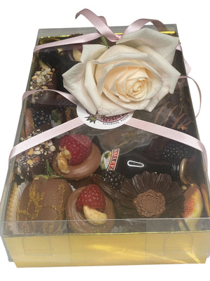 THOR'S INDULGENCE CHOCOLATE HAMPER Chocolate-Dipped Berries Bunchilicious 