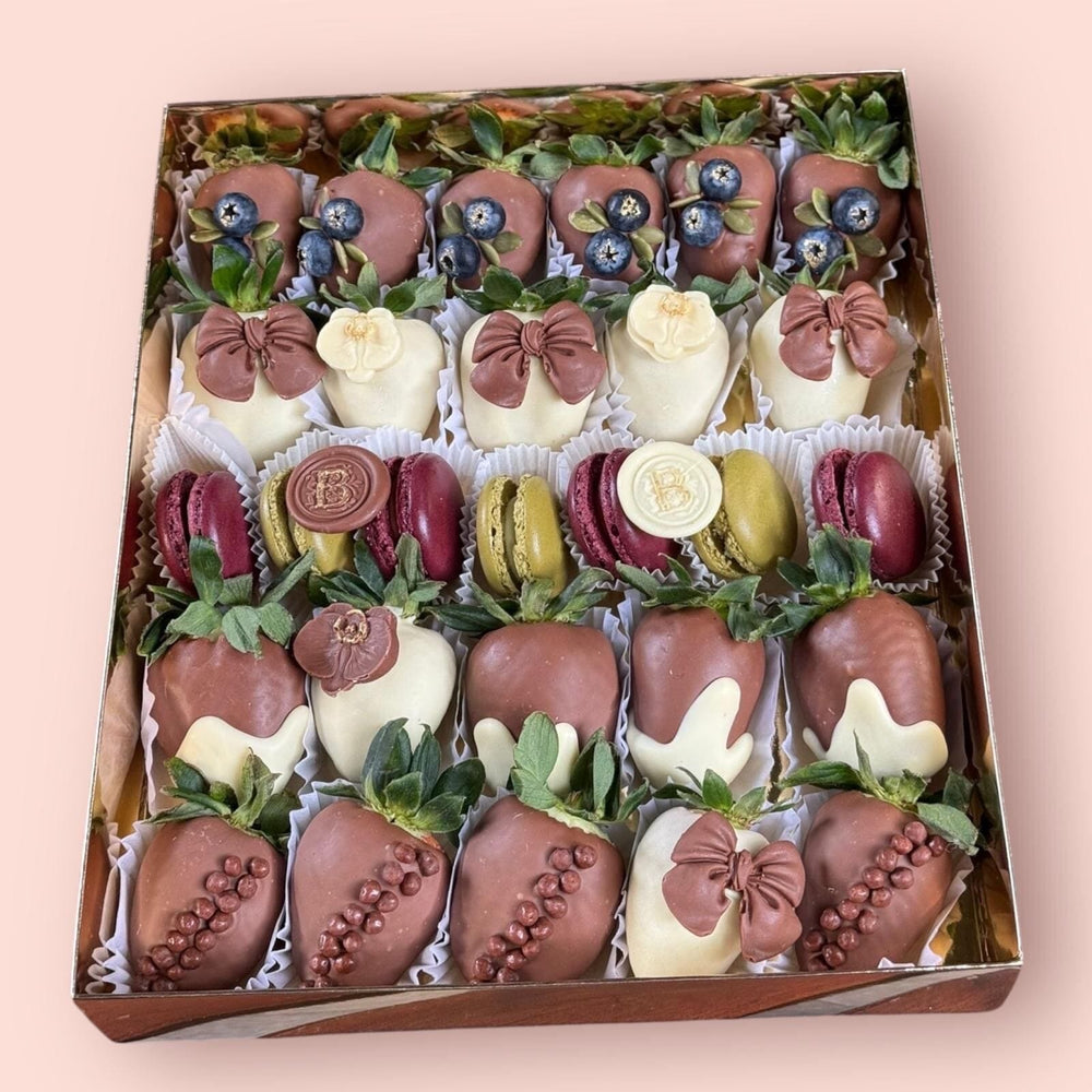 Luxury Strawberry & Macaron Gift Box Bunchilicious 