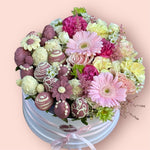 SWEET ENDLESS LOVE STRAWBERRIES BOUQUET Chocolate-Dipped Berries Bunchilicious Ruby and White Chocolate (13 -15 strawberries) Medium size 