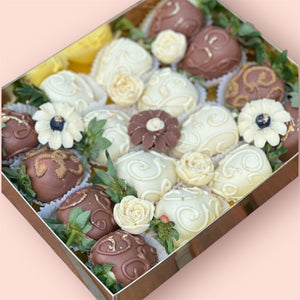 THE CHOCOLATE FIESTA - STRAWBERRY SIGNATURE BOX Chocolate-Dipped Berries Bunchilicious in Milk & White Belgian Chocolate 