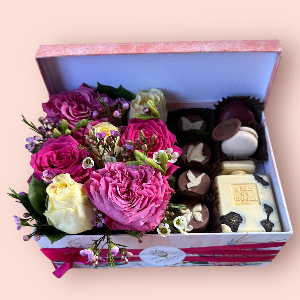 Macarons, Chocolate & Blooms Gift Box Gift Box Bunchilicious Chocolate perfume, 4 discs, 2 macarons & fresh flowers 