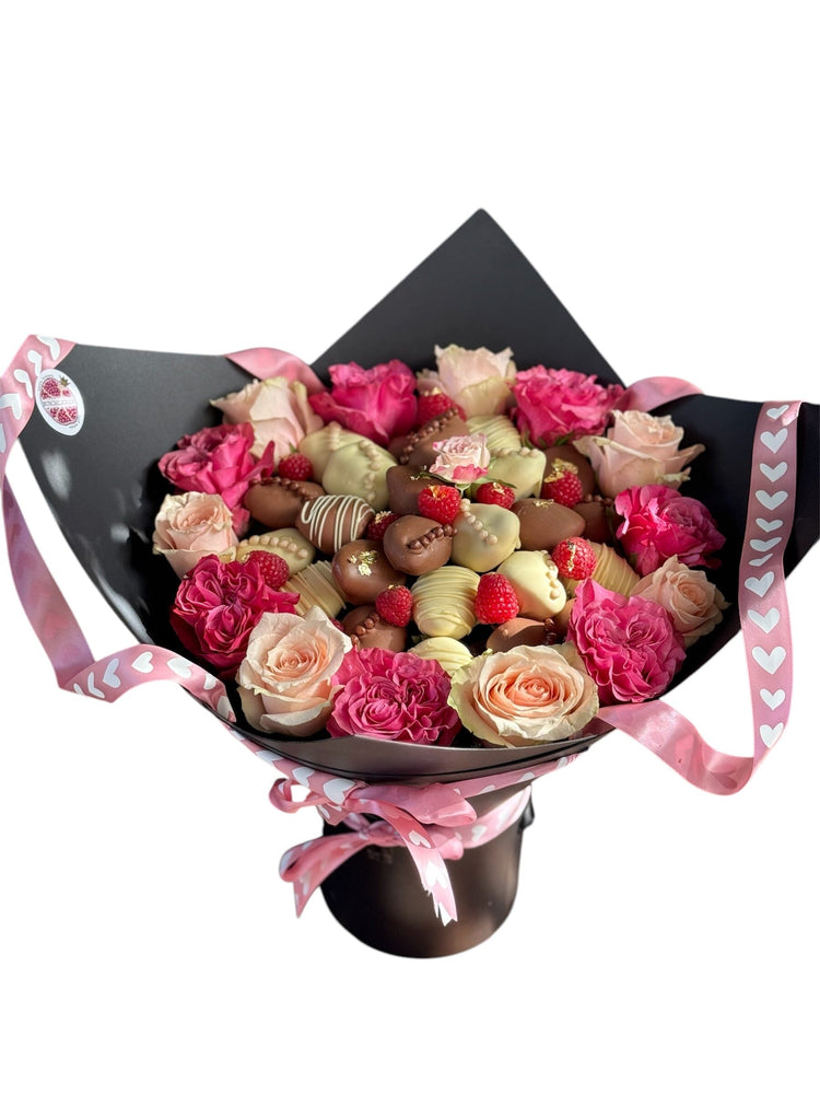 SWEET FLORAL DEVOTION - STRAWBERRY HEAVEN BOUQUET Chocolate-Dipped Berries Bunchilicious 