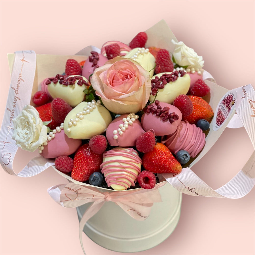 HEARTBREAKER - CHOCOLATE STRAWBERRIES BOUQUET Chocolate-Dipped Berries Bunchilicious Strawberries dipped in White & Ruby Red Finest Belgium Chocolate 