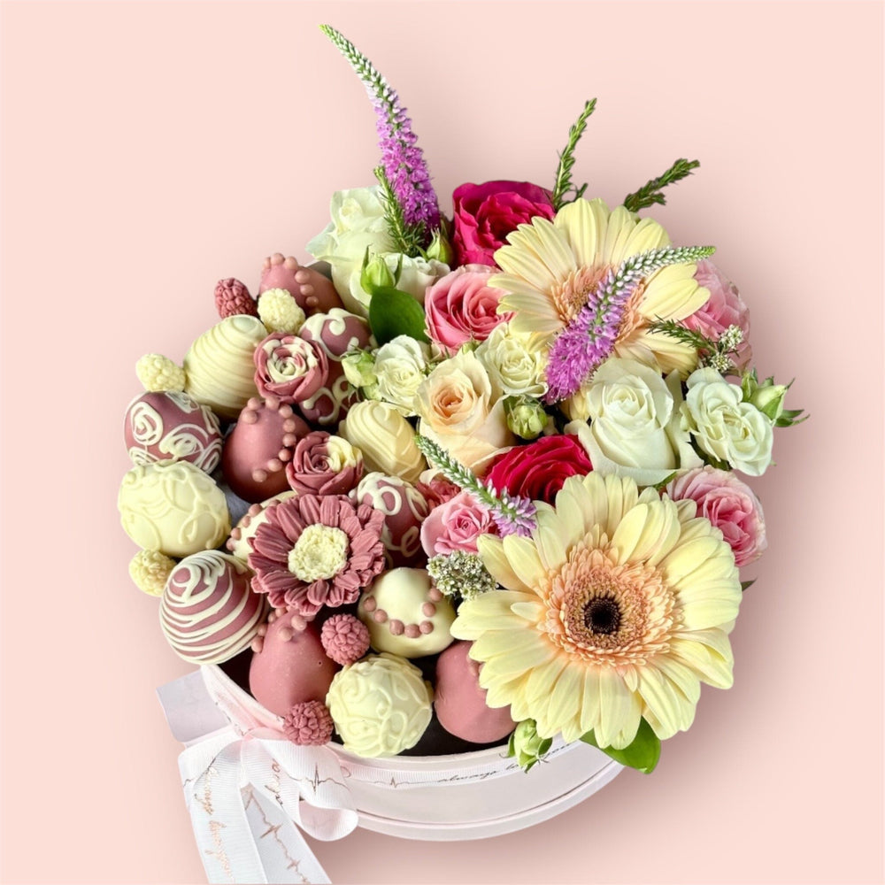 SWEET ENDLESS LOVE STRAWBERRIES BOUQUET Chocolate-Dipped Berries Bunchilicious 