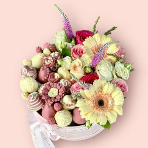 SWEET ENDLESS LOVE STRAWBERRIES BOUQUET Chocolate-Dipped Berries Bunchilicious 