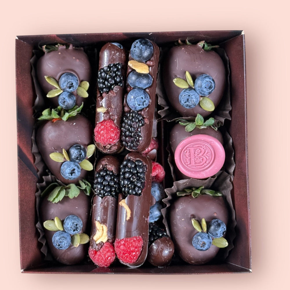Choco Berry Delight Chocolate-Dipped Berries Bunchilicious Dark chocolate 