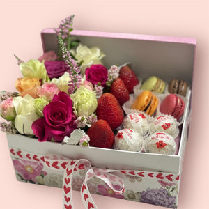MACAROONS , CHOCOLATES & BLOOMS GIFT BOX Gift Box Bunchilicious 