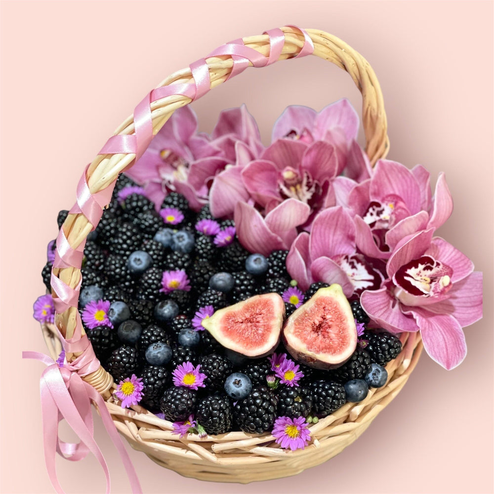 BERRY BLISS BASKET Fresh Fruit Bunchilicious 