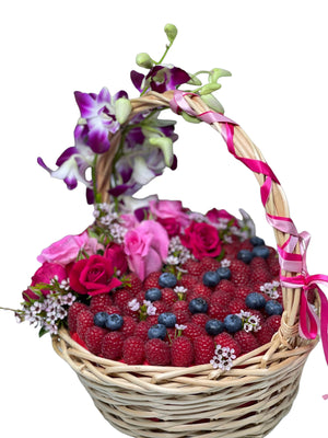 BERRY BLAST BASKET Fresh Fruit Bunchilicious 