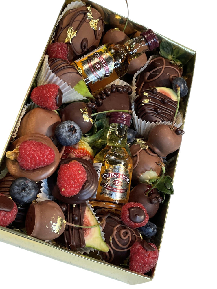 THOR'S INDULGENCE CHOCOLATE HAMPER Chocolate-Dipped Berries Bunchilicious 