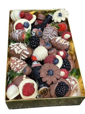 THOR'S INDULGENCE CHOCOLATE HAMPER Chocolate-Dipped Berries Bunchilicious 