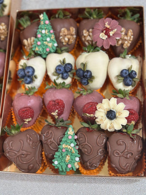 THE CHOCOLATE FIESTA - Chocolate Dipped Strawberry Hamper Chocolate-Dipped Berries Bunchilicious 