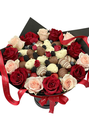 SWEET FLORAL DEVOTION - STRAWBERRY HEAVEN BOUQUET Chocolate-Dipped Berries Bunchilicious 