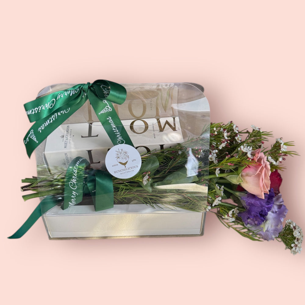 Flowers & Chocolate-Dipped Berries Hamper – Premium