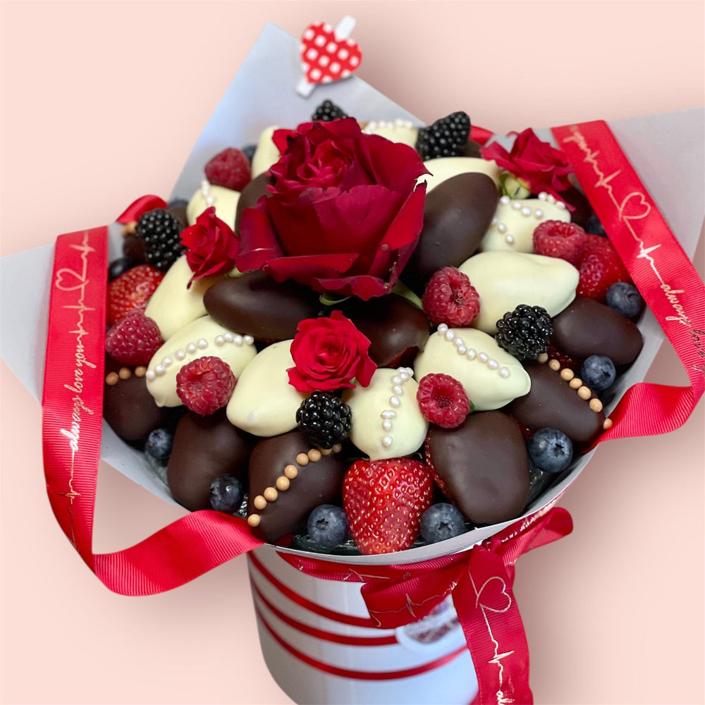 HEARTBREAKER - CHOCOLATE STRAWBERRIES BOUQUET Chocolate-Dipped Berries Bunchilicious 