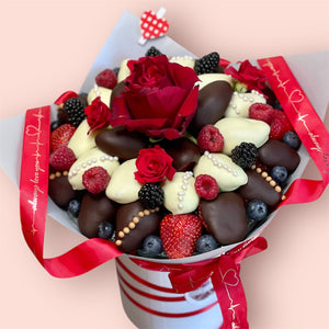 HEARTBREAKER - CHOCOLATE STRAWBERRIES BOUQUET Chocolate-Dipped Berries Bunchilicious 