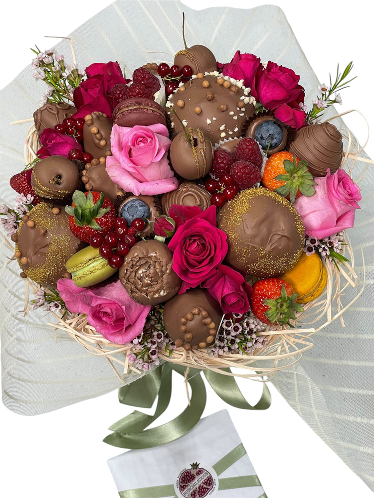 CHANNEL CHOCOLATE STRAWBERRIES BOUQUET Chocolate-Dipped Berries Bunchilicious 