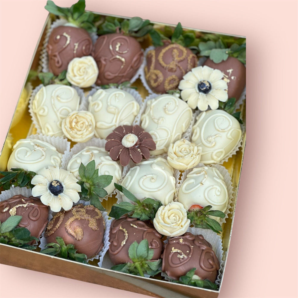 THE CHOCOLATE FIESTA - STRAWBERRY SIGNATURE BOX Chocolate-Dipped Berries Bunchilicious 