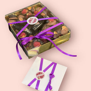 Baileys Chocolate Indulgence Gift Box Chocolate-Dipped Berries Bunchilicious 