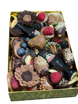 THOR'S INDULGENCE CHOCOLATE HAMPER Chocolate-Dipped Berries Bunchilicious 