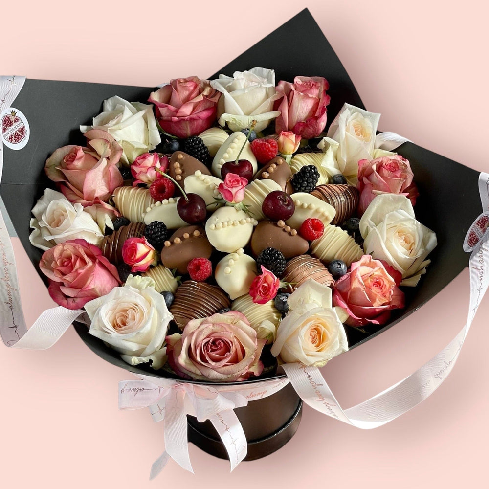 FLORAL DEVOTION - STRAWBERRY HEAVEN BOUQUET Chocolate-Dipped Berries Bunchilicious 