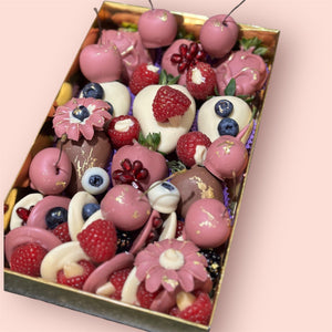 Ruby Chocolate Delight Gift Box Chocolate-Dipped Berries Bunchilicious White Milk & Ruby Chocolate 