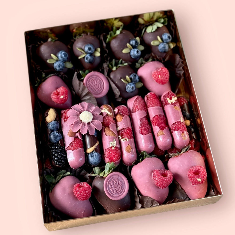 Chocoberry – Luxury Chocolate Gift Box Chocolate-Dipped Berries Bunchilicious Large 