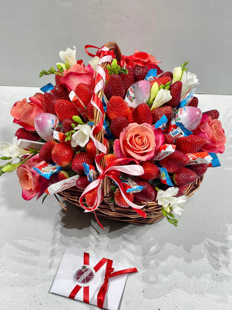 KINDER CHOCOLATE STRAWBERRY BASKET Fruit and Chocolate Bunchilicious 