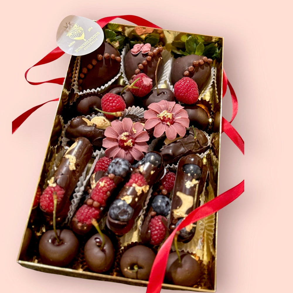 Chocoberry – Luxury Chocolate Gift Box Chocolate-Dipped Berries Bunchilicious 