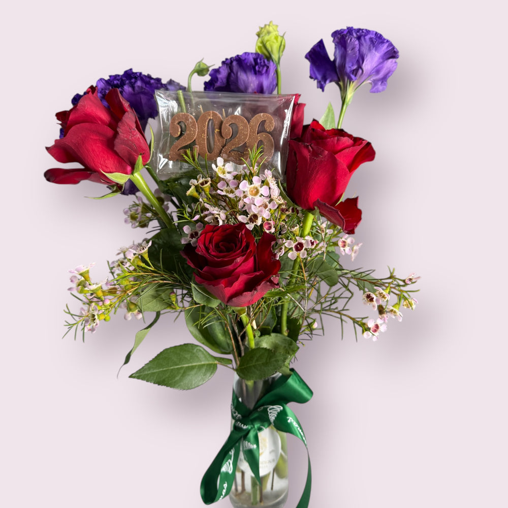 Mini Vase “2026” - Fresh Flowers & Chocolate Gift