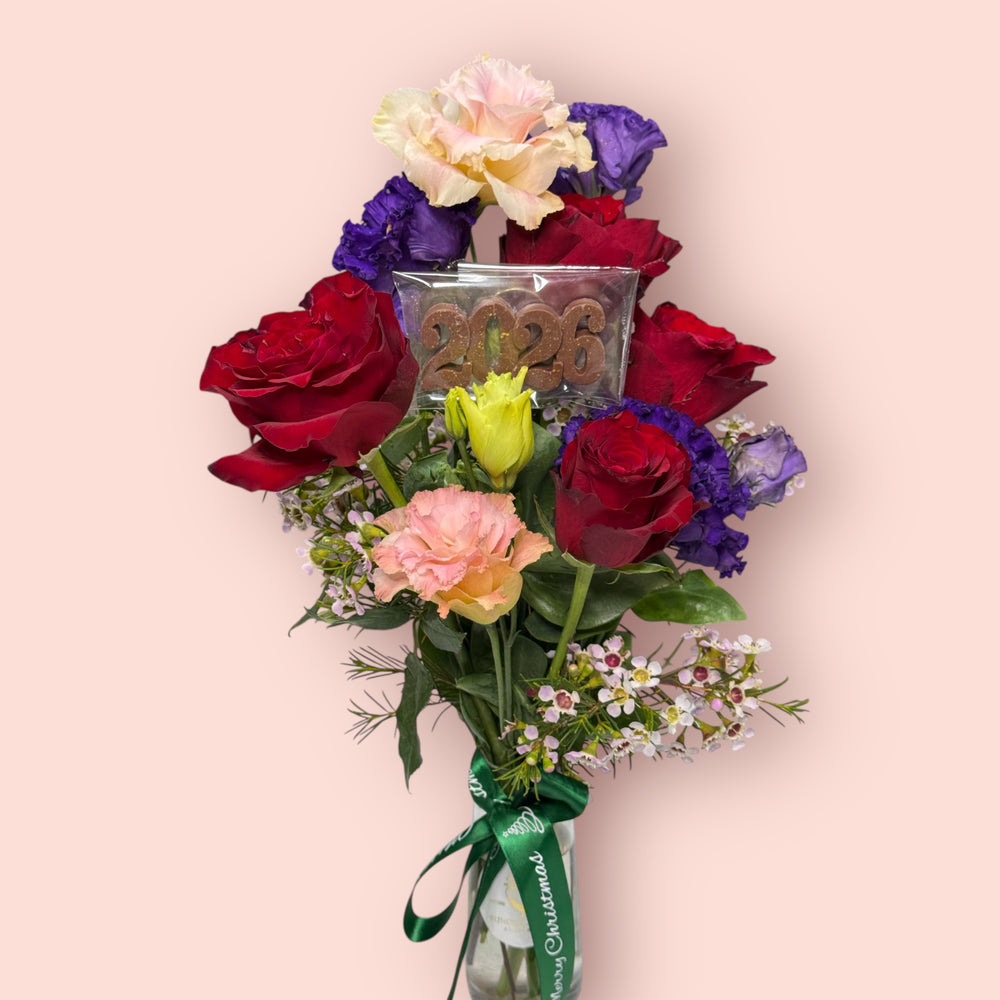 Mini Vase “2026” - Fresh Flowers & Chocolate Gift