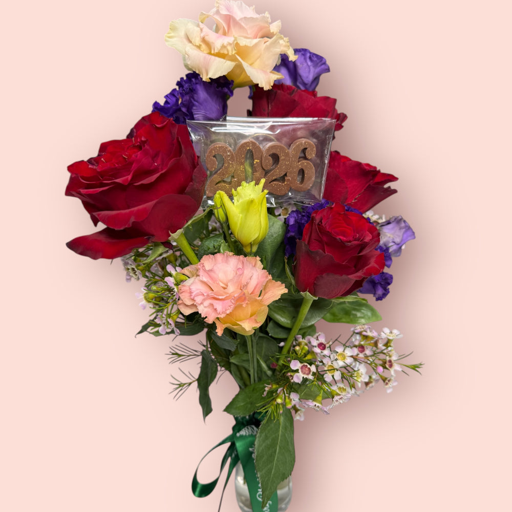 Mini Vase “2026” - Fresh Flowers & Chocolate Gift