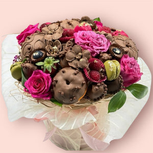 CHANNEL CHOCOLATE STRAWBERRIES BOUQUET Chocolate-Dipped Berries Bunchilicious 