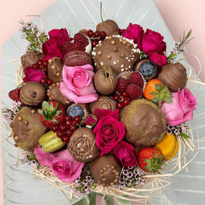 CHANNEL CHOCOLATE STRAWBERRIES BOUQUET Chocolate-Dipped Berries Bunchilicious 