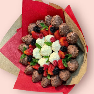 DUO SURPRISE - CHOCOLATE STRAWBERRY & MINT BOUQUET Chocolate-Dipped Berries Bunchilicious 