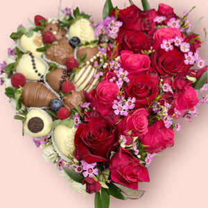 Queen of Hearts – Chocolate Covered Strawberry & Rose Bouquet Chocolate-Dipped Berries Bunchilicious 12 inches heart 