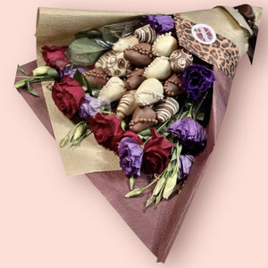 Pastel Pink Chocolate Strawberry & Flower Bouquet Chocolate-Dipped Berries Bunchilicious 