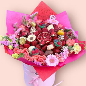ROSY TREAT PREMIUM STRAWBERRY BOUQUET Chocolate-Dipped Berries Bunchilicious Medium Size bouquet 