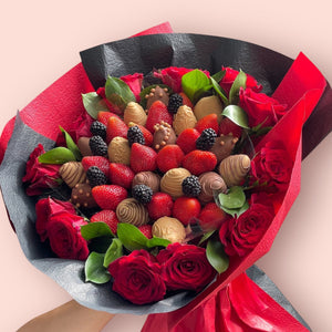 SWEET DUO - STRAWBERRY & ROSES BOUQUET Chocolate-Dipped Berries Bunchilicious 