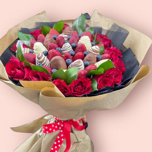 SWEET DUO - STRAWBERRY & ROSES BOUQUET Chocolate-Dipped Berries Bunchilicious 
