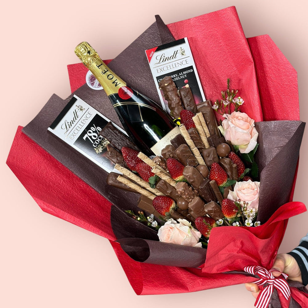 ROLLING IN LOVE CHOCOLATE BOUQUET Chocolate Bunchilicious Moet &Chandon Brut Champagne 750ml 