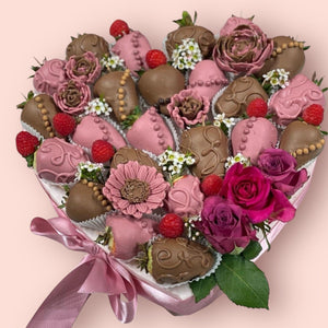 SWEET HEART - CHOCOLATE COVERED STRAWBERRIES & ROSES Bunchilicious 