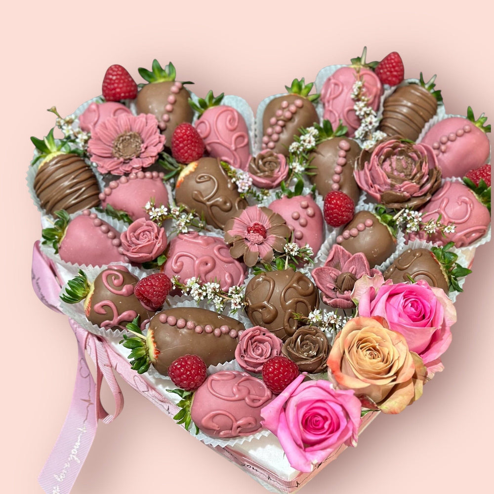 SWEET HEART - CHOCOLATE COVERED STRAWBERRIES & ROSES Bunchilicious 12 inches heart Ruby & Milk Chocolate 