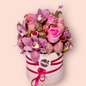 THE FABOO CHOCOLATE BLOOMS BOUQUET Chocolate-Dipped Berries Bunchilicious Large Ruby Red & Milk the Finest Belgium Chocolate 