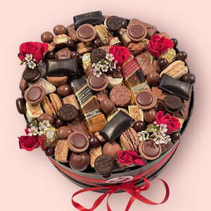 WHISKY & CHOCOLATE SIGNATURE HAMPER Gift boxes Bunchilicious Whisky Red & Black Label 2 bottles & Chocolate 