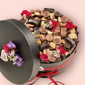 WHISKY & CHOCOLATE SIGNATURE HAMPER Gift boxes Bunchilicious 