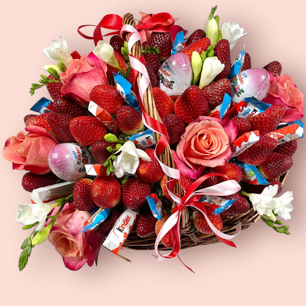 KINDER CHOCOLATE & STRAWBERRY BASKET