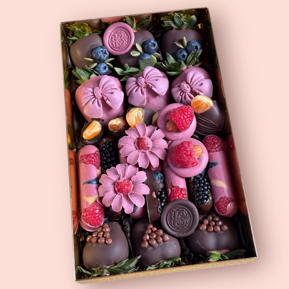 Chocoberry – Luxury Chocolate Gift Box Chocolate-Dipped Berries Bunchilicious 