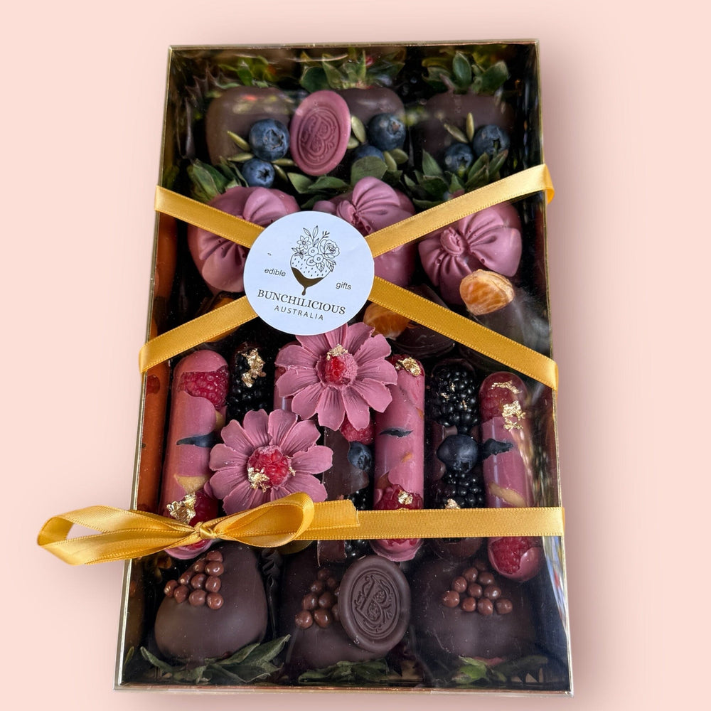 Chocoberry – Luxury Chocolate Gift Box Chocolate-Dipped Berries Bunchilicious 