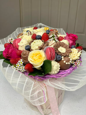 Sweet Symphony Dipped Strawberries Bouquet Chocolate-Dipped Berries Bunchilicious 